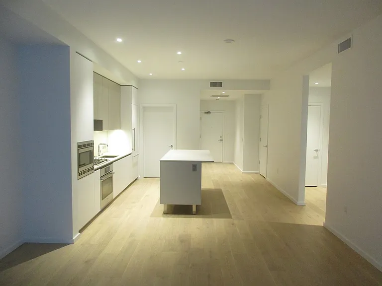 1150 NW Quimby St #312 — Photo 8