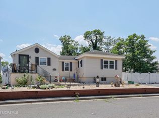 264 Linden Ave, Middletown, NJ 07748