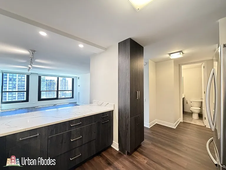 1030 N State St #12K — Photo 7