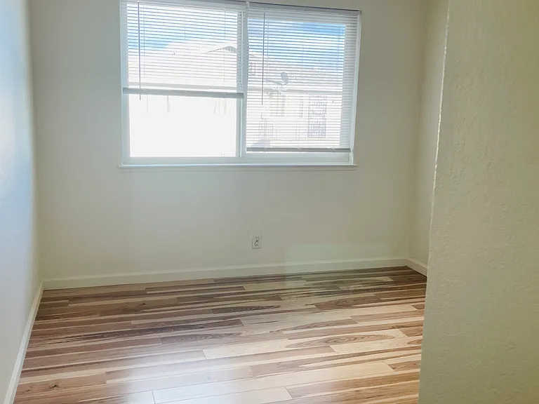 4432 La Cresta Way #4 — Photo 9
