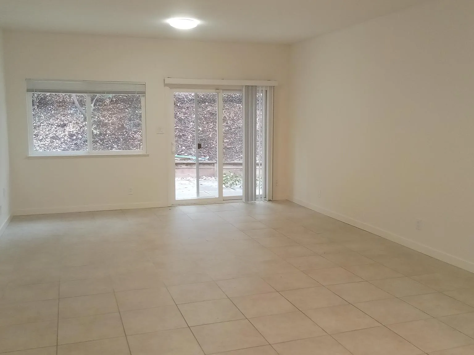 4 bed, 1677 sqft, $4,645 — Photo 4