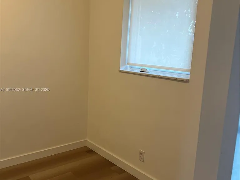 225 SE 16th Ave #3 — Photo 6