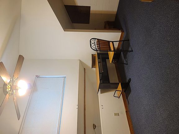 4th image of 707 W Elm St