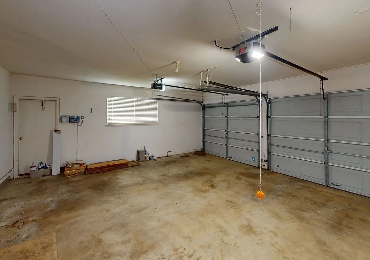 Charming 4-Bedroom 2.5-Bathroom in Windcrest, TX — Photo 4