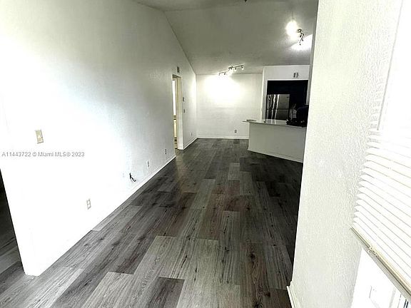 4th image of 3360 Pinewalk Dr N APT 1333