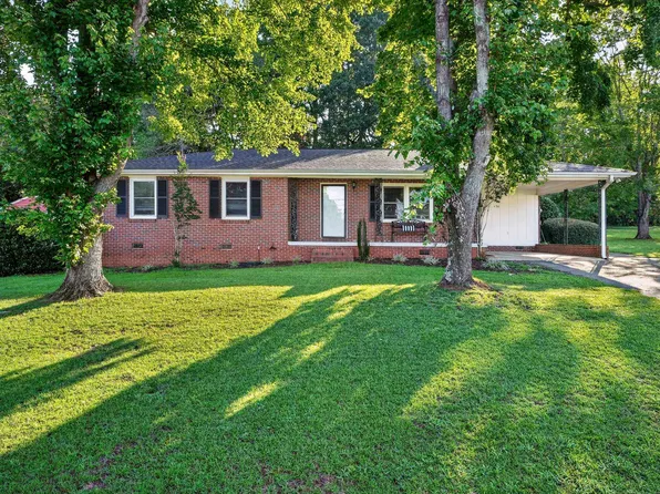 136 James Ave, Wellford, SC 29385