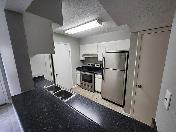 3rd image of 8395 Willow Bend Dr #D