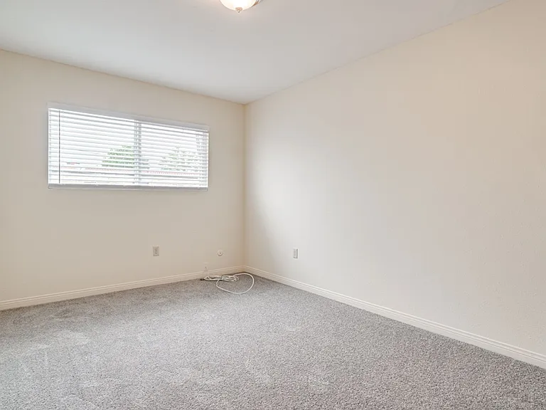 3846 Van Dyke Ave — Photo 5