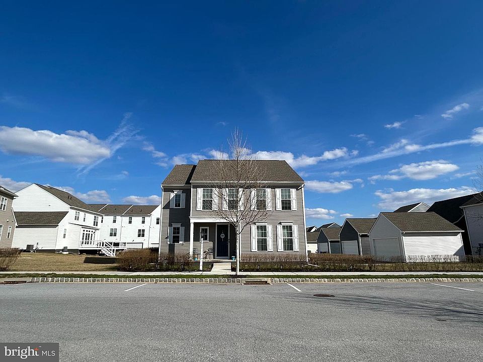 1st image of 3125 Parade St