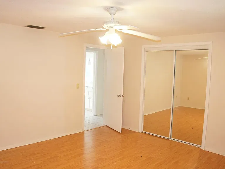 7608 Camelot Rd — Photo 8