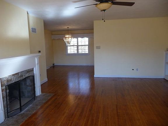 3rd image of 314 Meier Dr