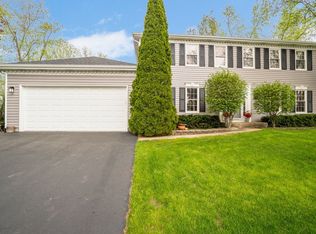 1596 Clemson Dr, Naperville, IL 60565