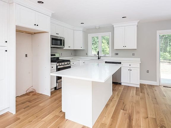 4th image of 1 Washington St #B