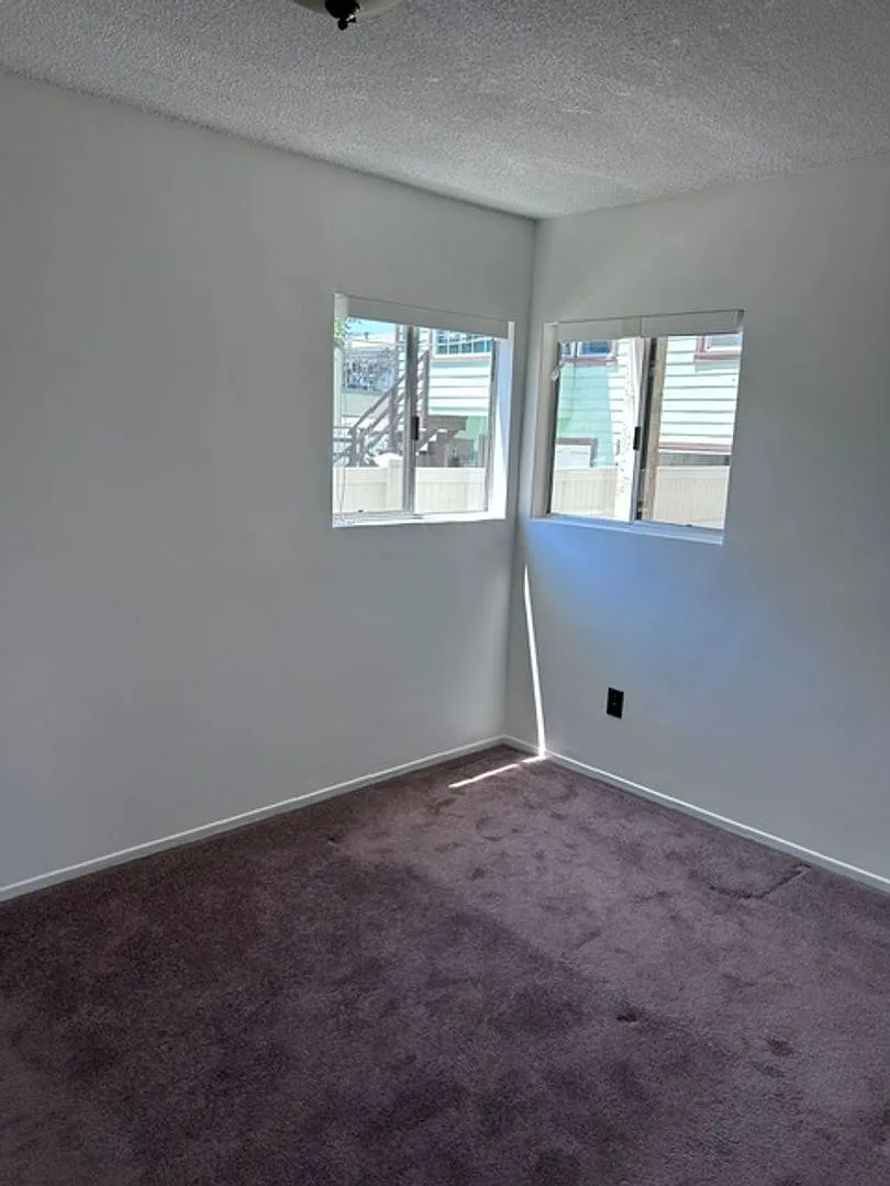 1102w — Photo 4