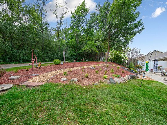 5th image of 1715 Crystal Ln
