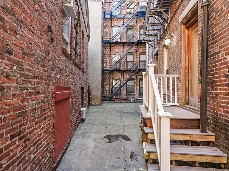 10 Hanover Ave #1 — Photo 8