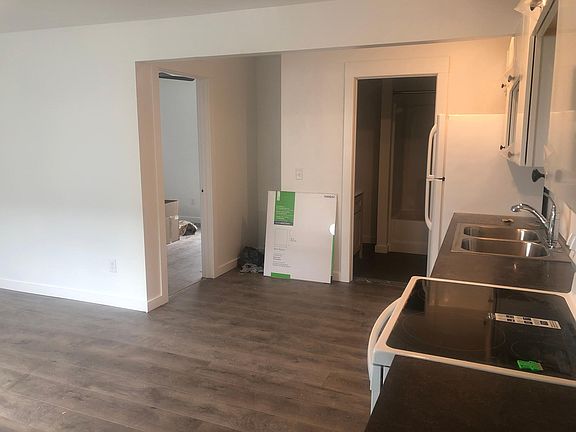 4th image of 2300 McDonald Ave #4