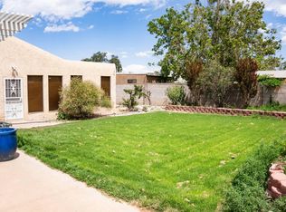 2430 Palomas Dr NE, Albuquerque, NM 87110