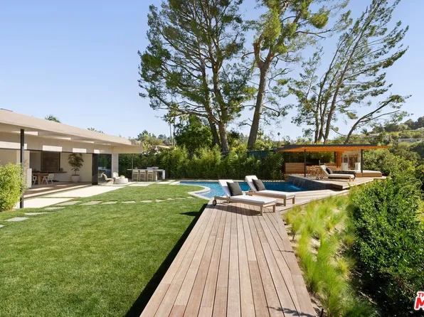 3565 Crownridge Dr, Sherman Oaks, CA 91403