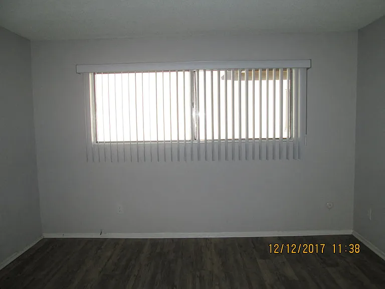 Lido Apartments - 3339 S Canfield Ave — Photo 11