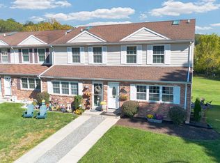 560 Lancaster Ct, Downingtown, PA 19335
