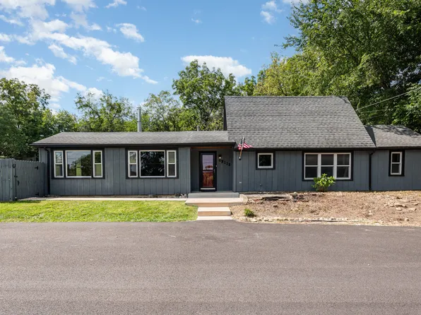 6N118 Hillside Dr, St Charles, IL 60175