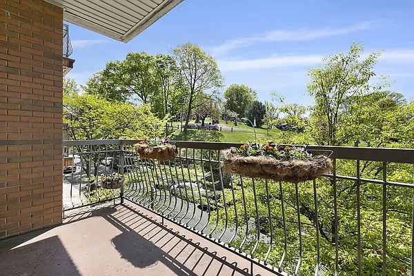 Sold by Compass | media 15