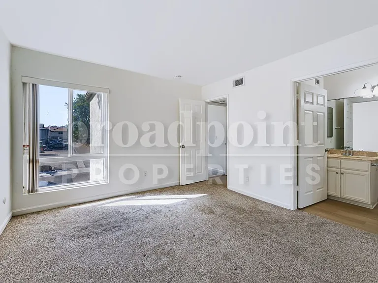 2536 White Oak Pl #2 — Photo 10