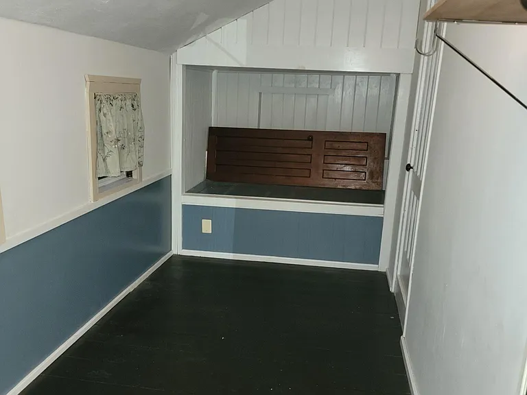 8048 Cazenovia Rd — Photo 9