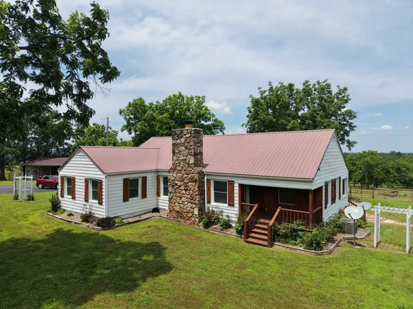 1281 Highway 42, Iberia, MO 65486