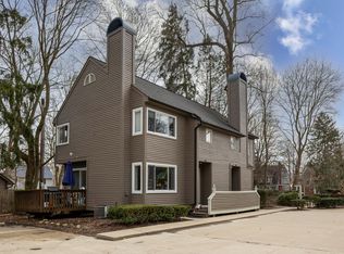 100 Tulip Tree Ct, Ann Arbor, MI