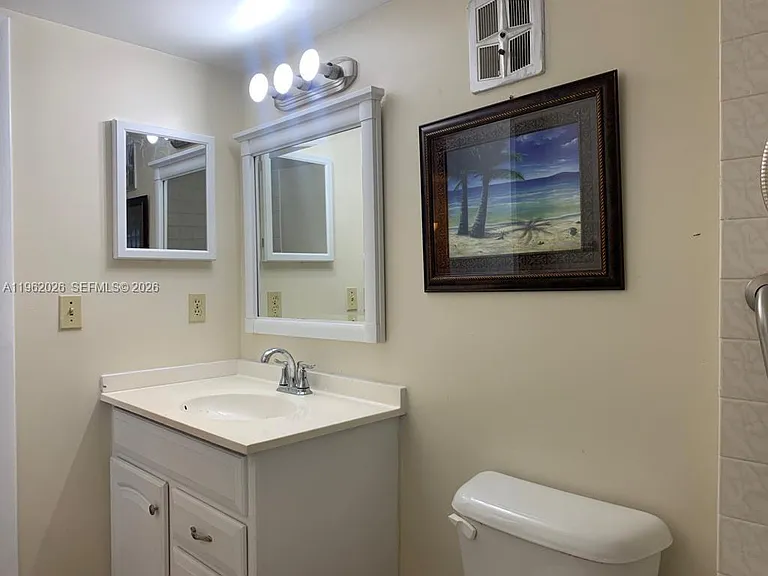 335 W Laurel Dr #1M — Photo 15