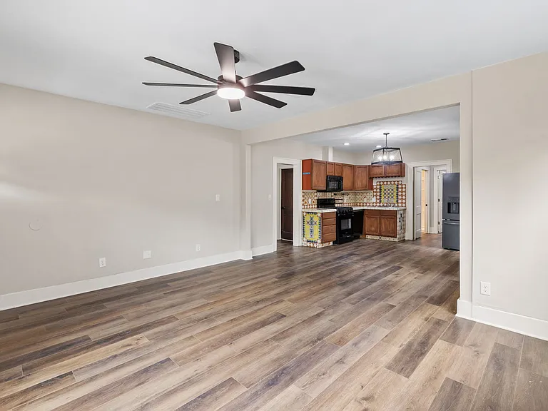 2834 Pearl St — Photo 6
