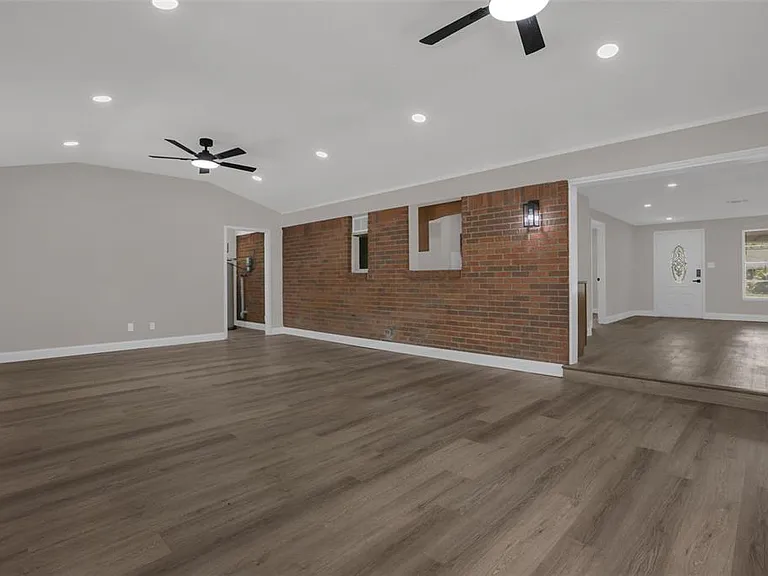 518 Lavon Dr — Photo 7