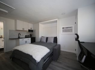 2860 N Ivanhoe St, Denver, CO 80207
