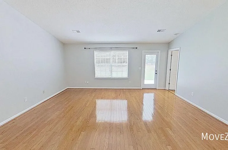 21 Reedy River Way — Photo 32