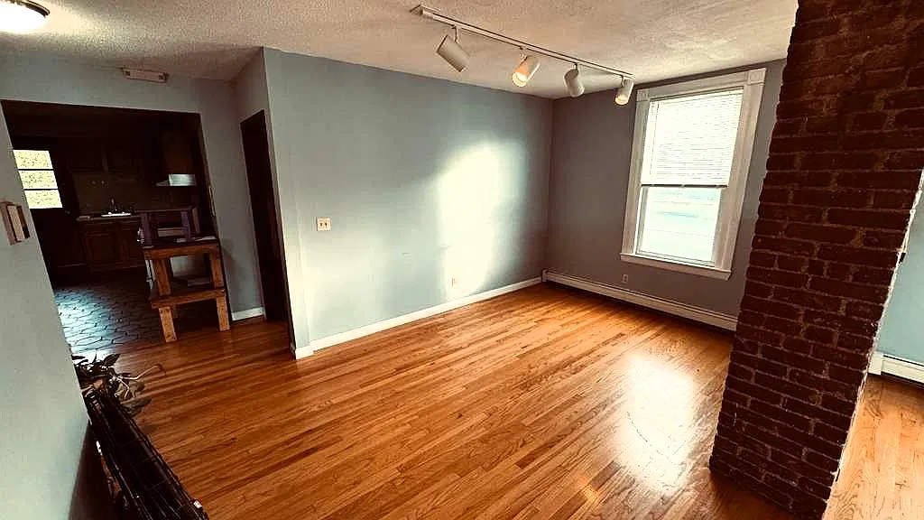 2 bed, 1200 sqft, $3,600 — Photo 3