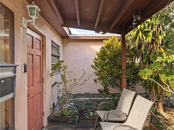 3rd image of 6811 Thomas St