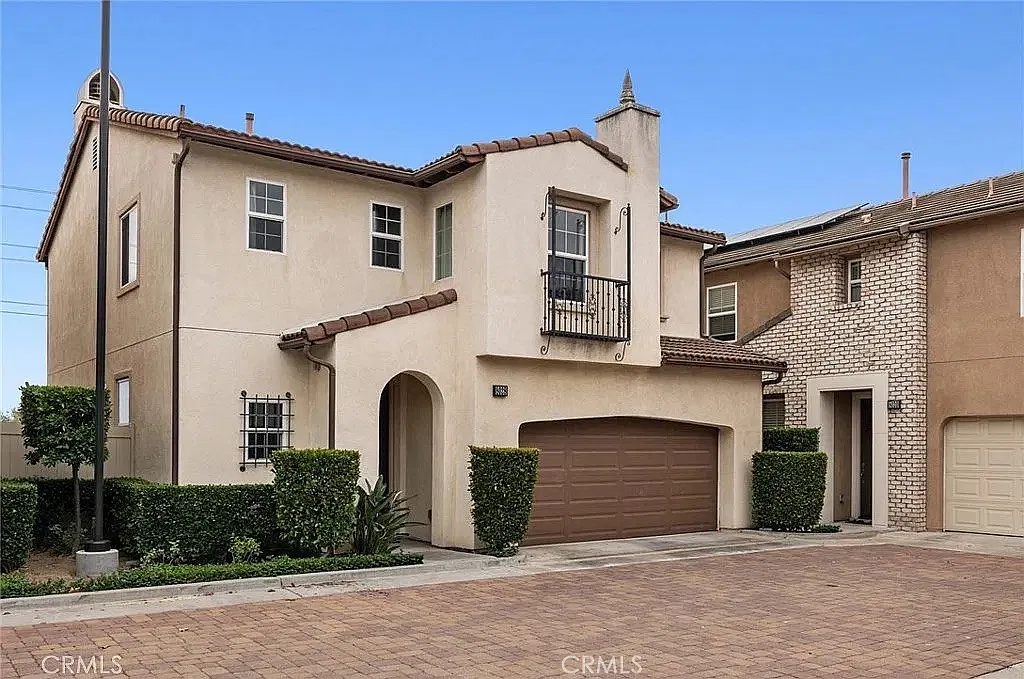 8028 E Loftwood Ln — Photo 1