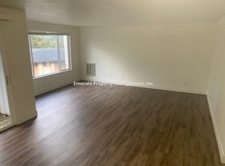 38455 Park St #B, Sandy, OR 97055