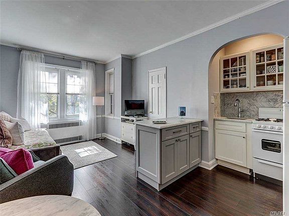 4th image of 26 Hamilton Pl APT J