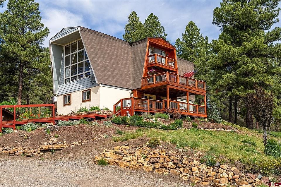 1st image of 470 Buena Vista Pl.