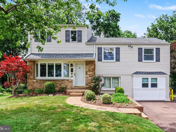 900 Woodlawn Dr, Lansdale, PA 19446