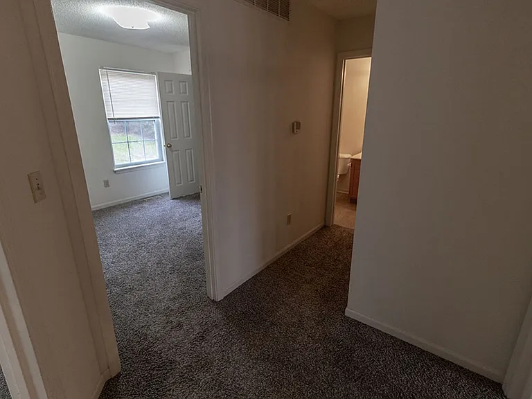212-214 Nikki Way — Photo 16
