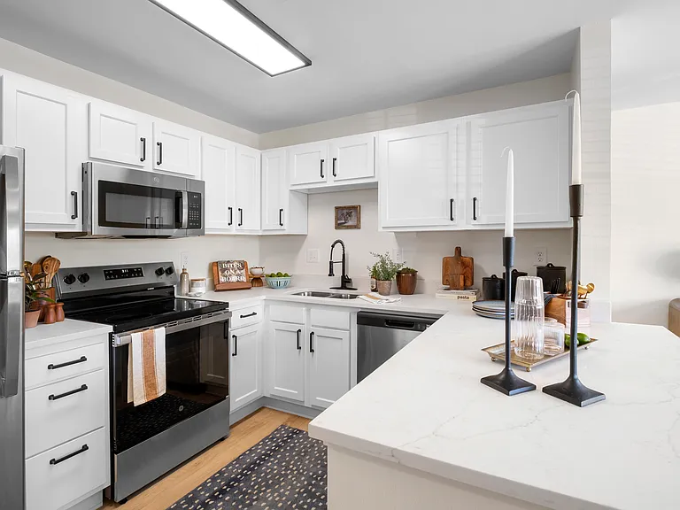 626 Shug Jordan Pkwy #3 — Photo 1