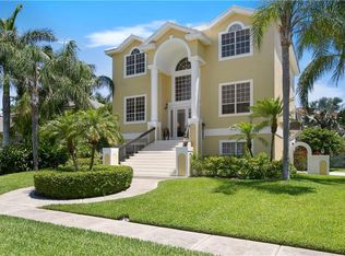 6223 Pasadena Point Blvd, Gulfport, FL 33707