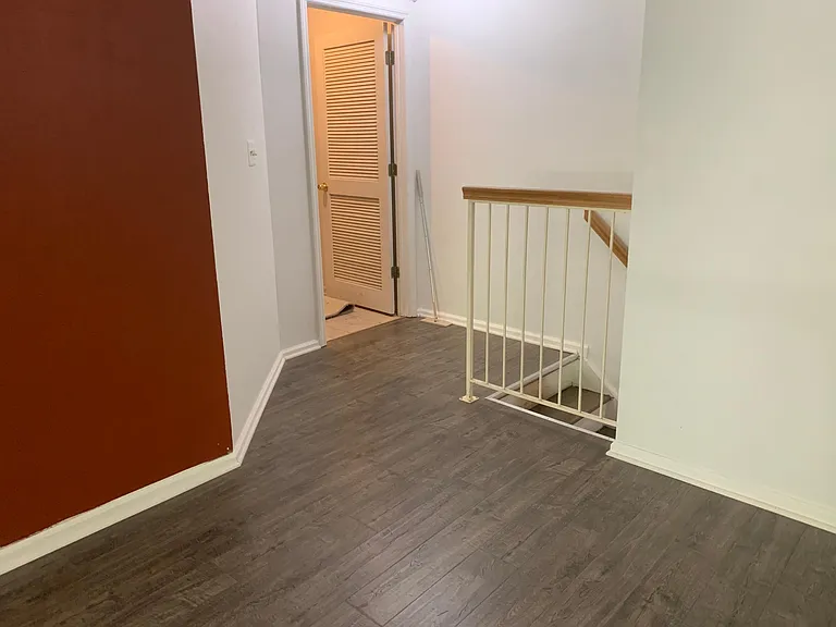 77 Prestwick Way — Photo 10