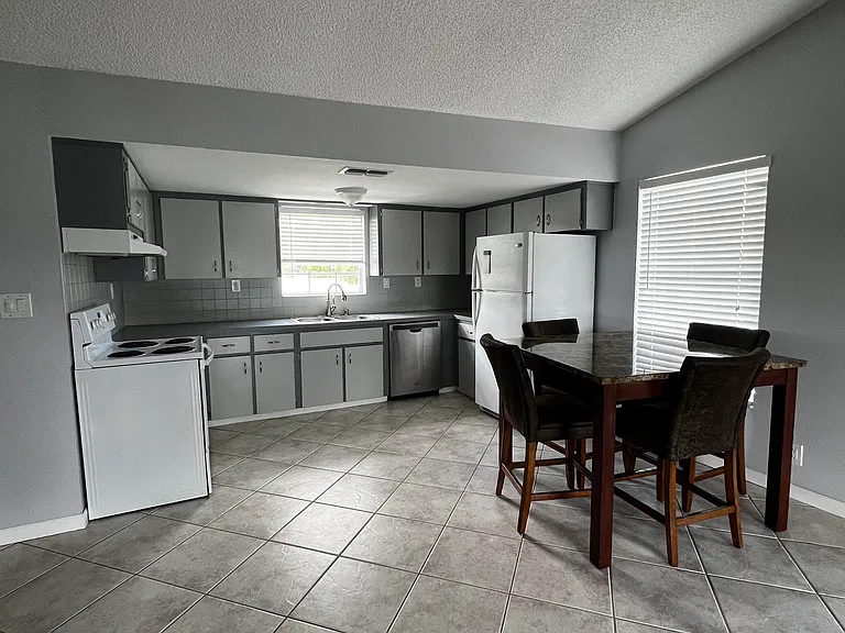 7035 McCray Dr — Photo 4