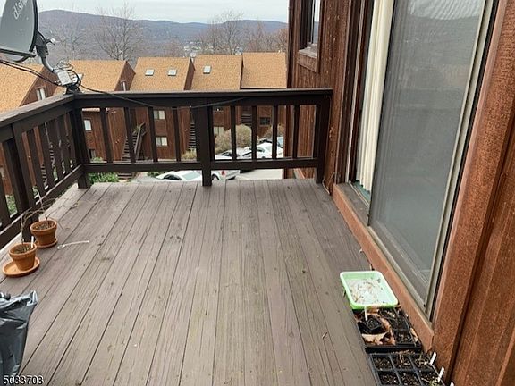 5th image of 2 Red Lodge Dr #12