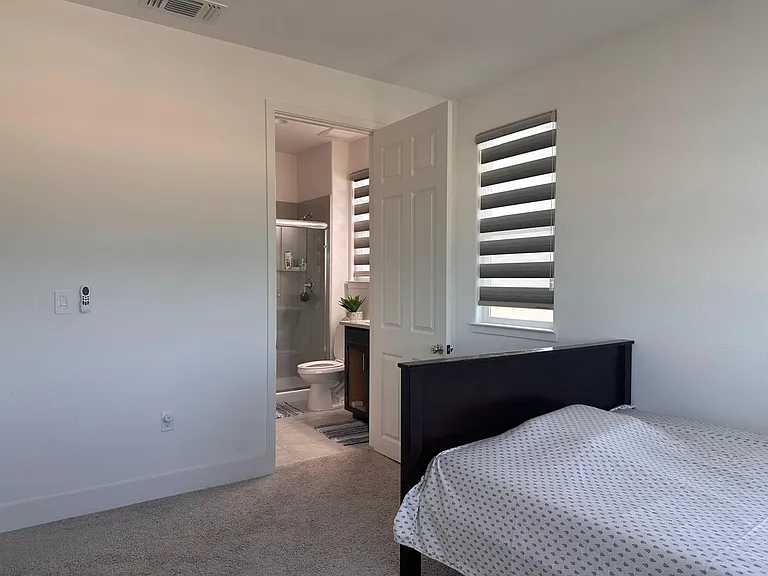 144 W Nasergholi Ave — Photo 5